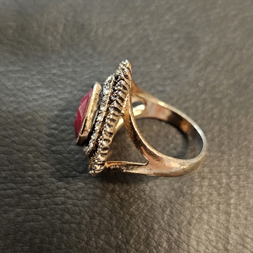 Ring - Picture 7 of 9